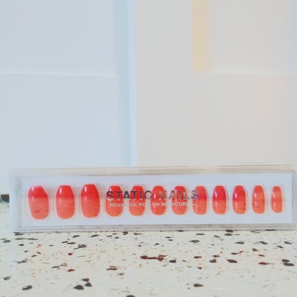 Static Press-On Nails Sunset Somewhere BNIB - still factory sealed! - Picture 2 of 4